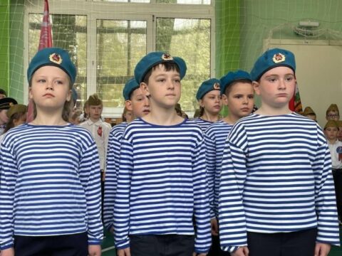 Домодедово шагает в ногу: 47 команд школьников соревновались к конкурсе строя и песни Новости Домодедово 